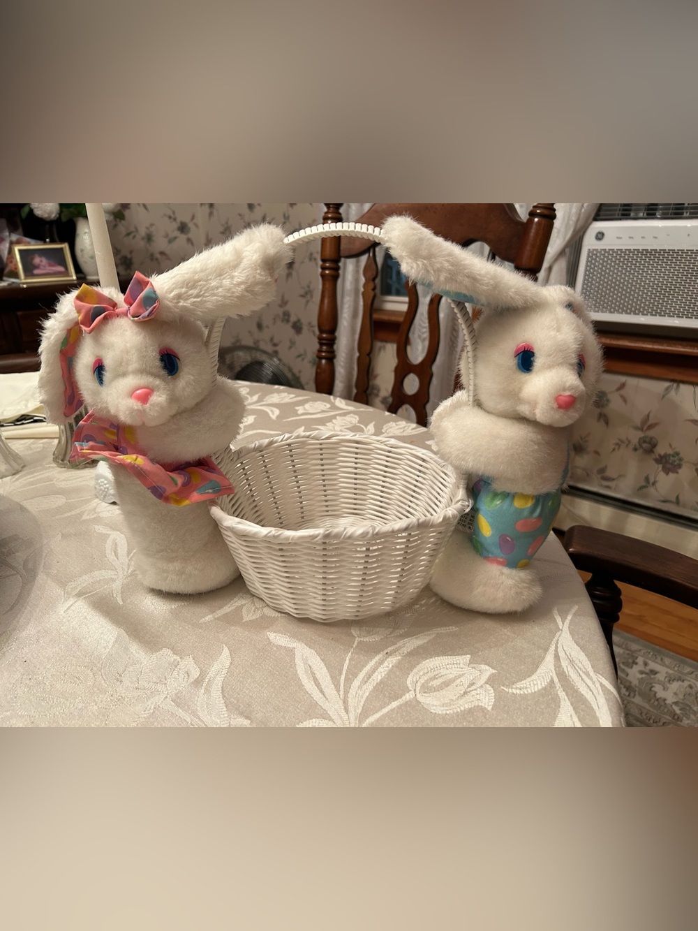 Vintage 90s bunny Easter jellybean dress plush basket
